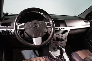 Хетчбэк Opel Astra 2010 года, 469000 рублей, Сургут