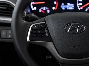 Седан Hyundai Solaris 2018 года, 1373444 рублей, Москва