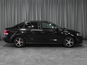 Седан Volkswagen Polo 2011 года, 720000 рублей, Тюмень