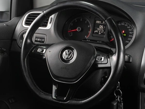 Седан Volkswagen Polo 2016 года, 1079000 рублей, Тюмень