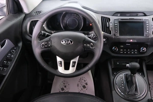 Внедорожник Kia Sportage 2013 года, 1399000 рублей, Омск