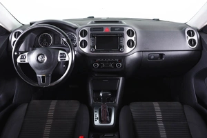Внедорожник Volkswagen Tiguan 2011 года, 1129000 рублей, Пермь