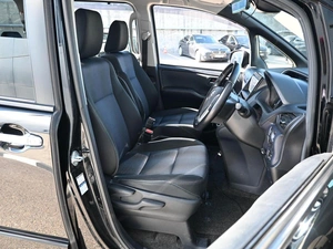Минивэн Toyota Voxy 2016 года, 1999000 рублей, Кирилловка