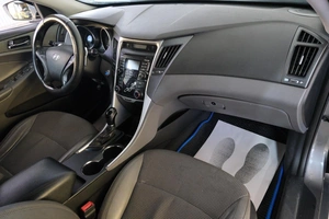 Седан Hyundai Sonata 2010 года, 989000 рублей, Омск