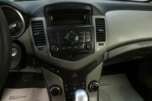 Седан Chevrolet Cruze 2011 года, 619000 рублей, Челябинск