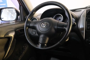 Внедорожник Toyota RAV4 2004 года, 949000 рублей, Омск