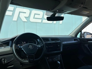 Внедорожник Volkswagen Tiguan 2018 года, 2599000 рублей, Ижевск