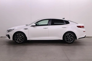 Седан Kia Optima 2019 года, 2150000 рублей, Брянск
