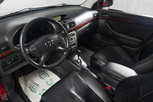 Седан Toyota Avensis 2005 года, 999000 рублей, Томск