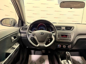Седан Kia Rio 2016 года, 935000 рублей, Красноярск
