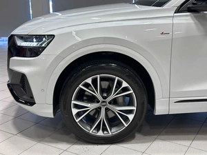 Внедорожник Audi Q8 2022 года, 9900000 рублей, Красноярск