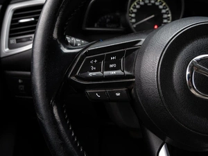 Седан Mazda 3 2018 года, 1590000 рублей, Краснодар