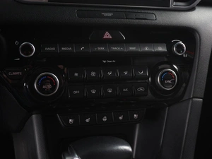 Внедорожник Kia Sportage 2016 года, 1664000 рублей, Красный Пахарь