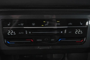 Внедорожник Volkswagen Tiguan 2021 года, 2849000 рублей, Кемерово
