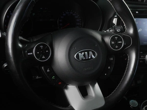Внедорожник Kia Soul 2017 года, 1888000 рублей, Красный Пахарь