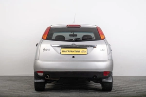 Хетчбэк Ford Focus 2001 года, 229000 рублей, Томск