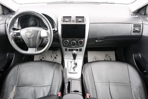 Седан Toyota Corolla 2013 года, 1089000 рублей, Красноярск