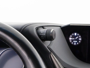 Седан Lexus ES 2020 года, 3227077 рублей, Москва