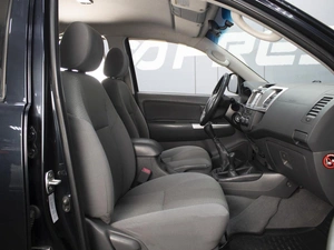 Пикап Toyota Hilux 2013 года, 2150000 рублей, Омск