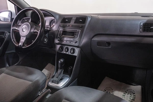 Седан Volkswagen Polo 2015 года, 849000 рублей, Томск