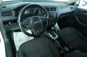 Седан Volkswagen Jetta 2013 года, 1039000 рублей, Омск