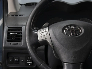 Седан Toyota Corolla 2007 года, 890000 рублей, Омск