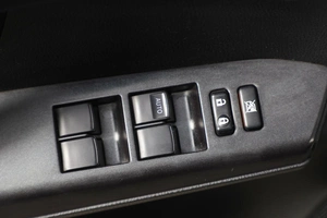 Внедорожник Toyota RAV4 2016 года, 2499000 рублей, Новосибирск