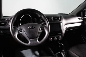 Седан Kia Rio 2017 года, 1229000 рублей, Сургут