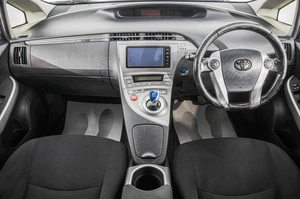 Лифтбек Toyota Prius 2014 года, 1199000 рублей, Барнаул