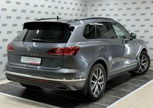 Внедорожник Volkswagen Touareg 2019 года, 4550000 рублей, Красноярск