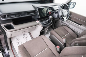 Минивэн Honda Stepwgn 2021 года, 2339000 рублей, Красноярск
