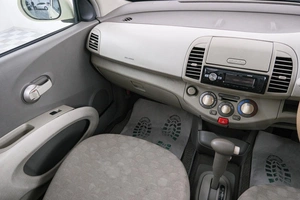 Хетчбэк Nissan March 2002 года, 429000 рублей, Красноярск