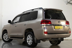Внедорожник Toyota Land Cruiser 2016 года, 5079000 рублей, Челябинск
