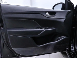 Седан Hyundai Solaris 2017 года, 1249000 рублей, Красноярск