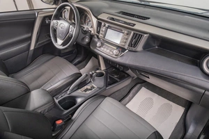 Внедорожник Toyota RAV4 2015 года, 2289000 рублей, Томск