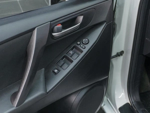 Седан Mazda 3 2011 года, 759000 рублей, Сургут