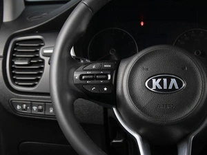 Седан Kia Rio 2021 года, 1750000 рублей, Омск