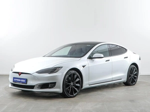 Лифтбек Tesla Model S 2017 года, 2951444 рублей, Москва