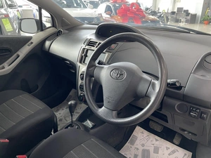 Хетчбэк Toyota Vitz 2009 года, 587000 рублей, Солонцы
