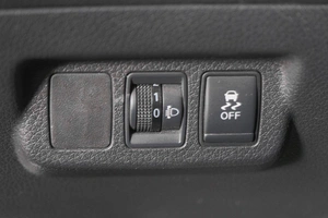 Хетчбэк Nissan Tiida 2015 года, 899000 рублей, Кемерово