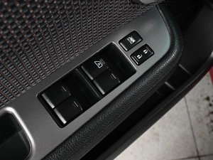 Хетчбэк Nissan Tiida 2011 года, 979000 рублей, Аксай