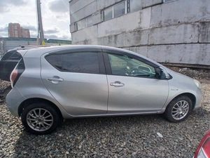 Хетчбэк Toyota Aqua 2013 года, 1093200 рублей, Красноярск