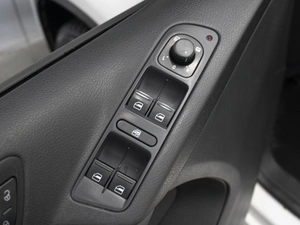 Внедорожник Volkswagen Tiguan 2013 года, 880000 рублей, Омск