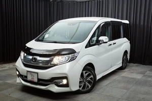 Минивэн Honda Stepwgn 2017 года, 1799000 рублей, Красноярск