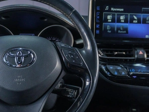 Внедорожник Toyota C-HR 2019 года, 2249000 рублей, Сургут