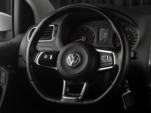 Седан Volkswagen Polo 2019 года, 1549000 рублей, Тюмень