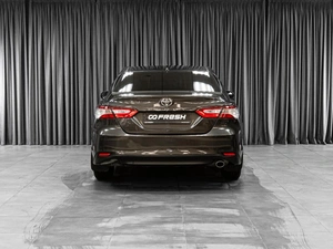 Седан Toyota Camry 2018 года, 2679000 рублей, Тюмень