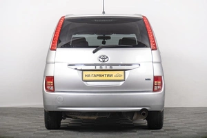 Минивэн Toyota Isis 2009 года, 1229000 рублей, Томск