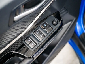 Внедорожник Toyota C-HR 2018 года, 2480000 рублей, Красноярск