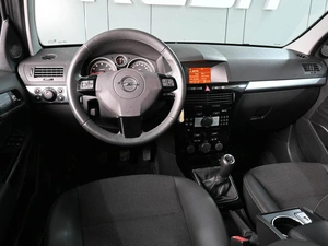 Седан Opel Astra 2013 года, 1059000 рублей, Аксай